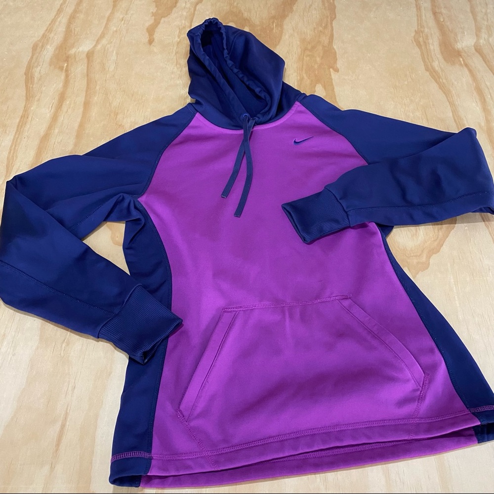 Nike Therma Fit Long sleeve Hooded pullover sweater Size Small